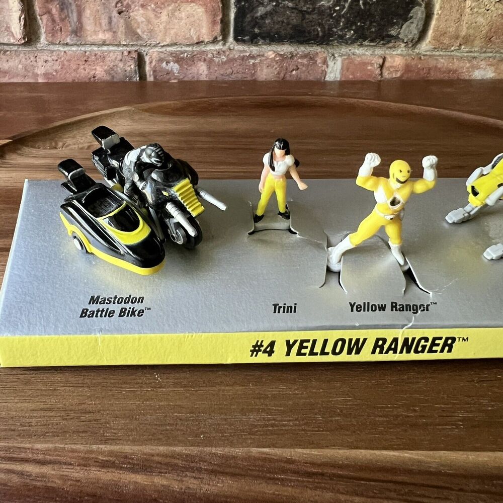 Micro Machines Mighty Morphin Power Rangers Set #4 Yellow Ranger Trini - Picture 15 of 16